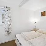 Eliane - 1-8km From The Sea By Interhome
