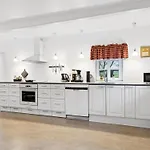 Eliane - 1-8km From The Sea By Interhome