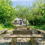 Eliane - 1-8km From The Sea By Interhome