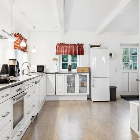 Prázdninový dům Eliane - 1-8km From The Sea By Interhome