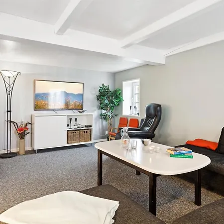 Eliane - 1-8km From The Sea By Interhome *