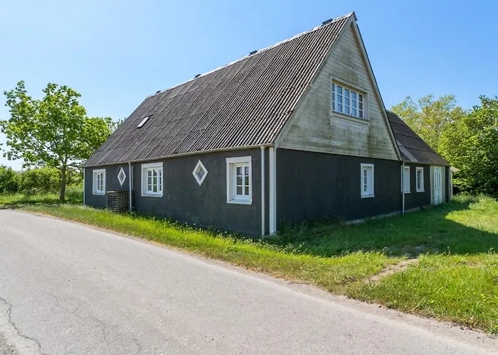 Holiday home Eliane - 1-8km From The Sea By Interhome *