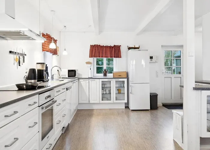 Holiday home Eliane - 1-8km From The Sea By Interhome